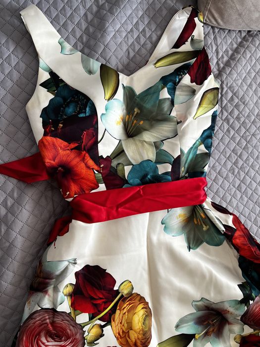 Платье на девушку размера Xs-S