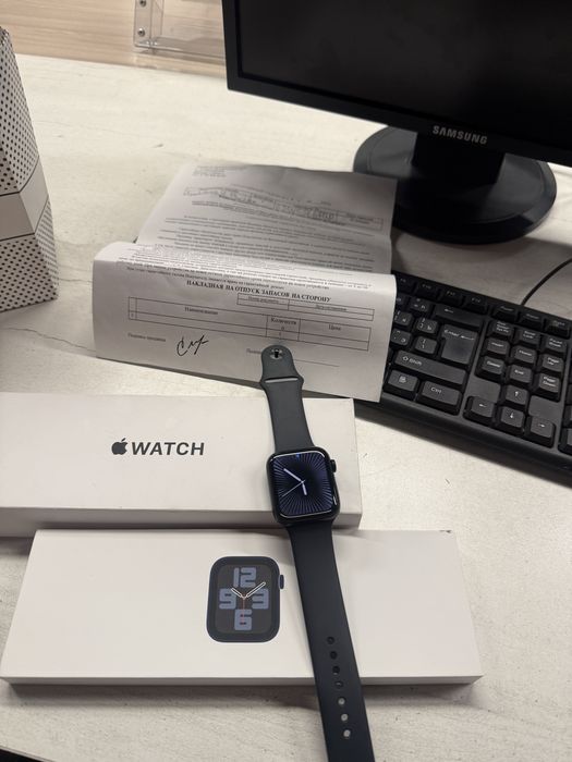 Смарт часы Apple Watch se gps 44mm Новые
