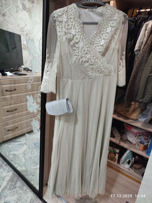 Платье праздничное вечернее