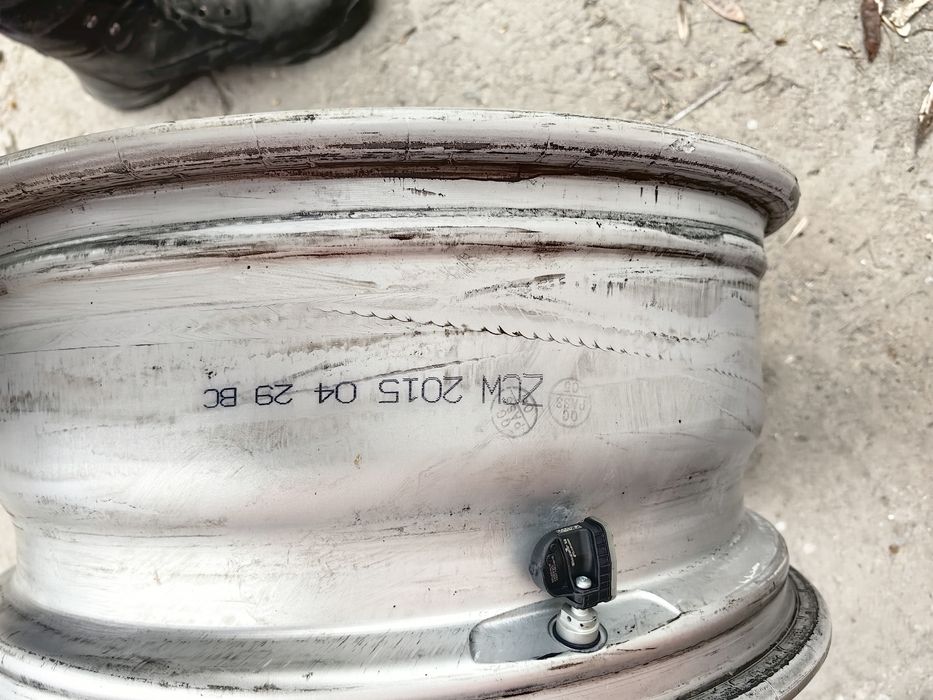 Продавам ляти джанти за BMW X3 X1 17цола.Цена 400евро.