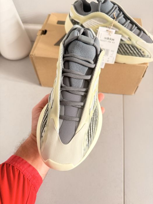 Adidas Yeezy 700  Fade Salt