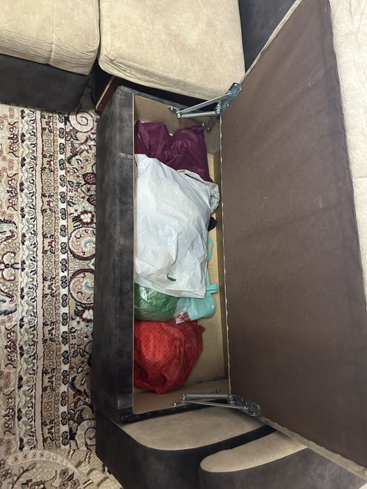 Продам раскладной диван в отличном состояние