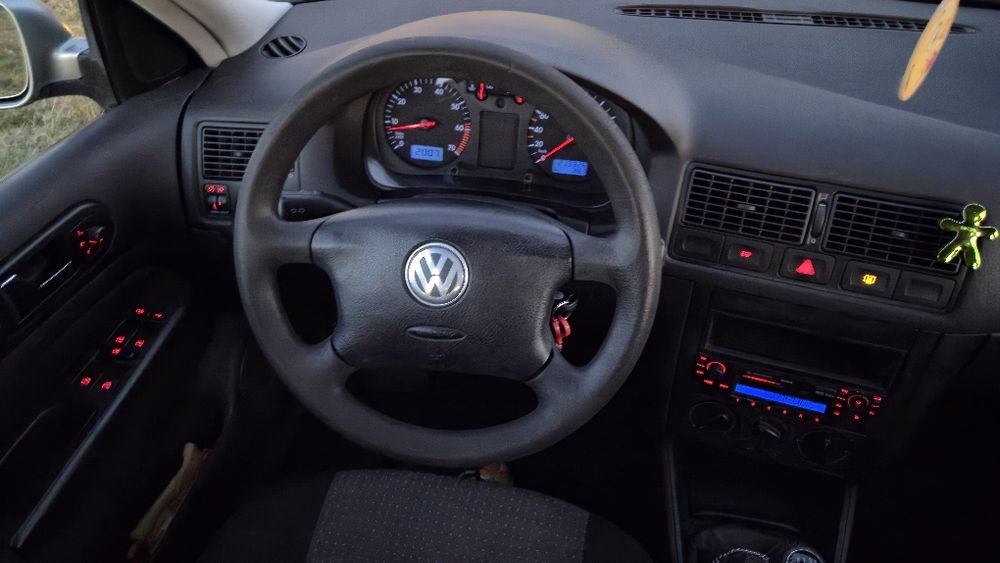 VW Golf 2003,1.4 benzină