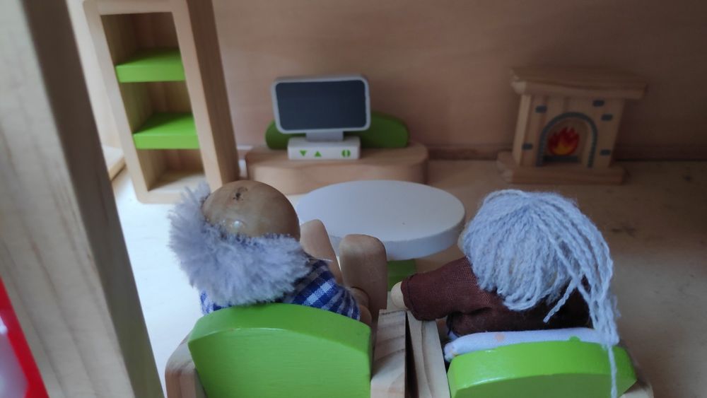 Детска дървена къща за игра