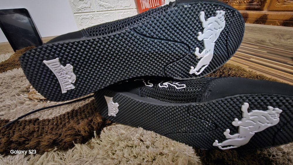 Pantofi box lonsdale London 
Mărimea 45
Forte puțin folosiți aproape n