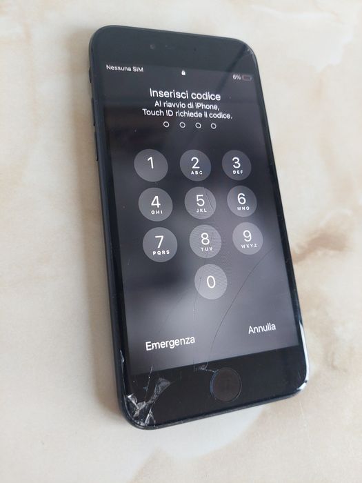 [SE2] Vând Apple iPhone SE 2 spart, cu cod, pentru piese //poze reale