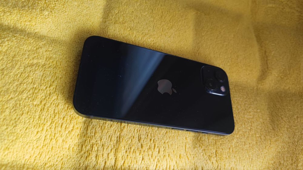 Vând schimb iPhone 13