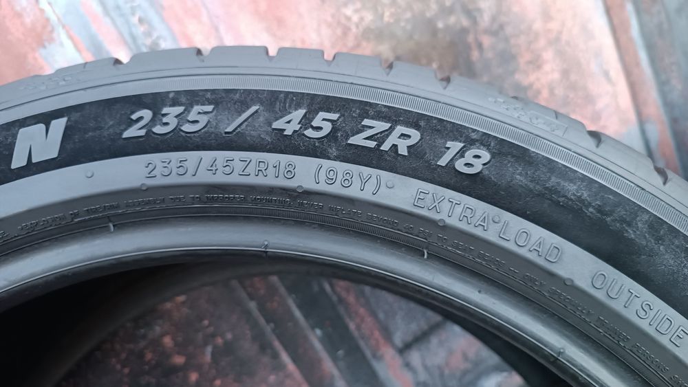 235/45/18 Michelin Дот 4723