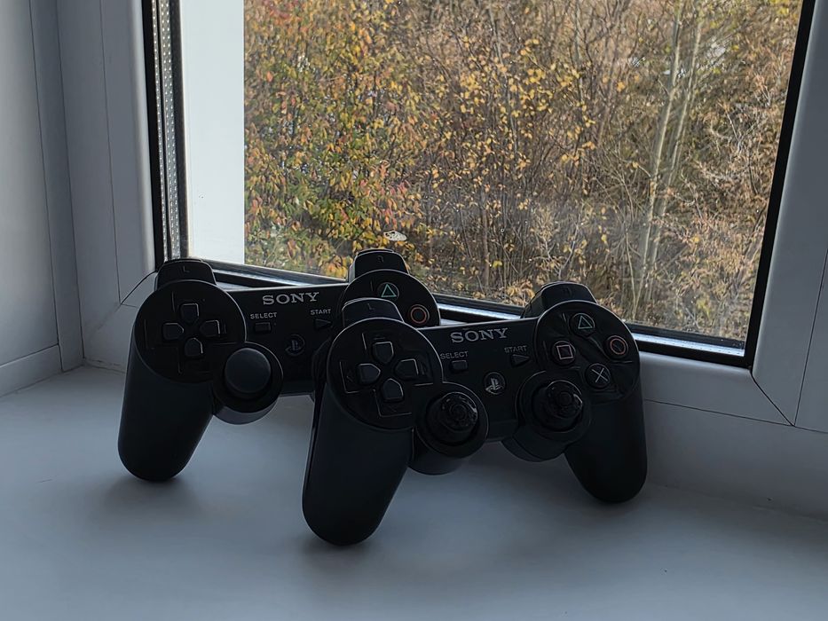 Продам Playstation 3 super slim