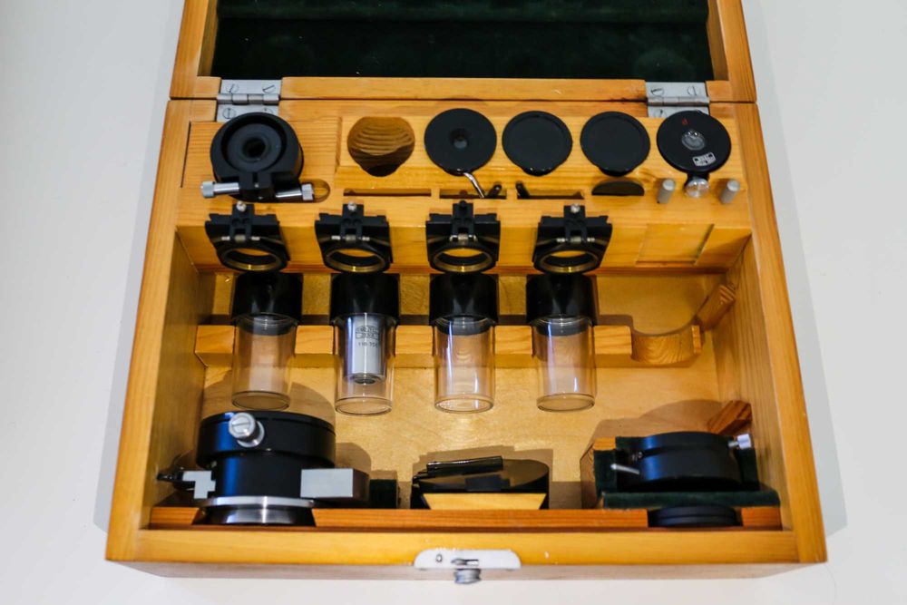 Бинокулярен Микроскоп Carl zeiss jena