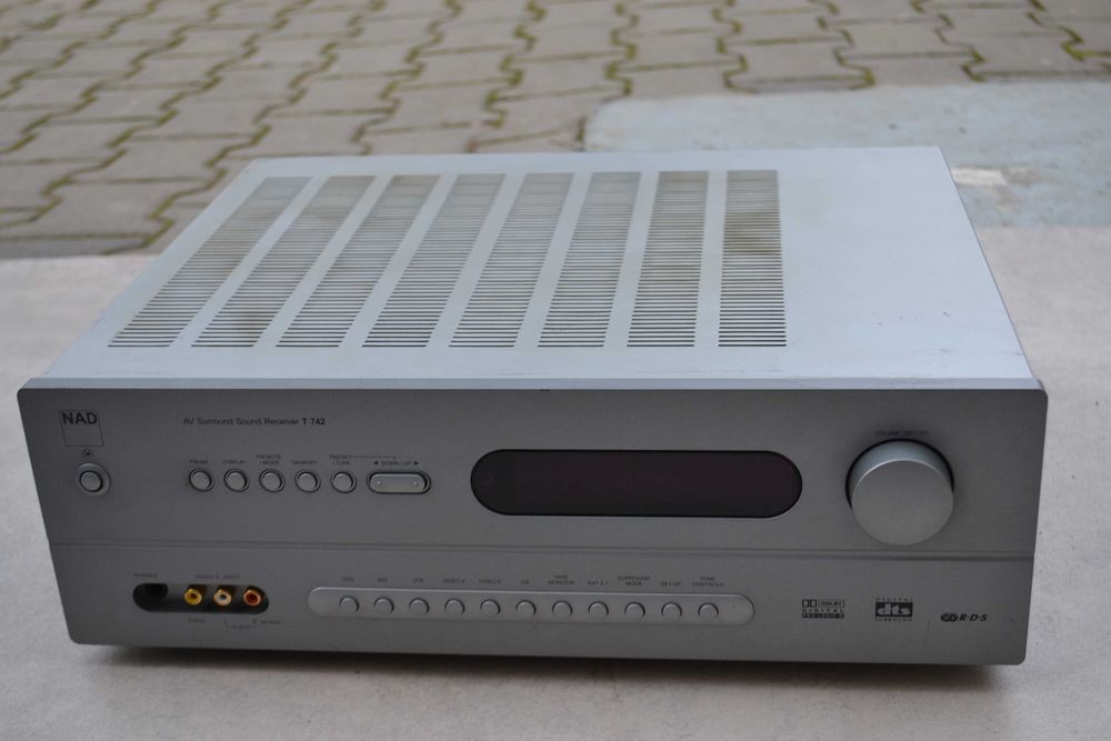 Amplificator Nad T 742