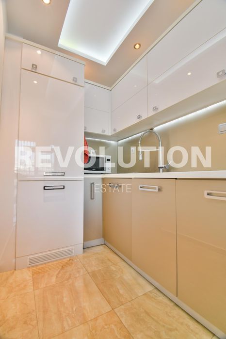 Дава се под наем Двустаен апартамент в София, Витоша - 100 кв.м за 847.62 € - Снимка #4