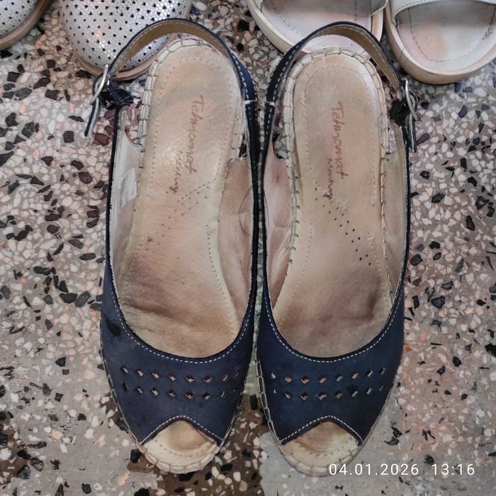 Дамски обувки и сандали по 2 евро отлични!