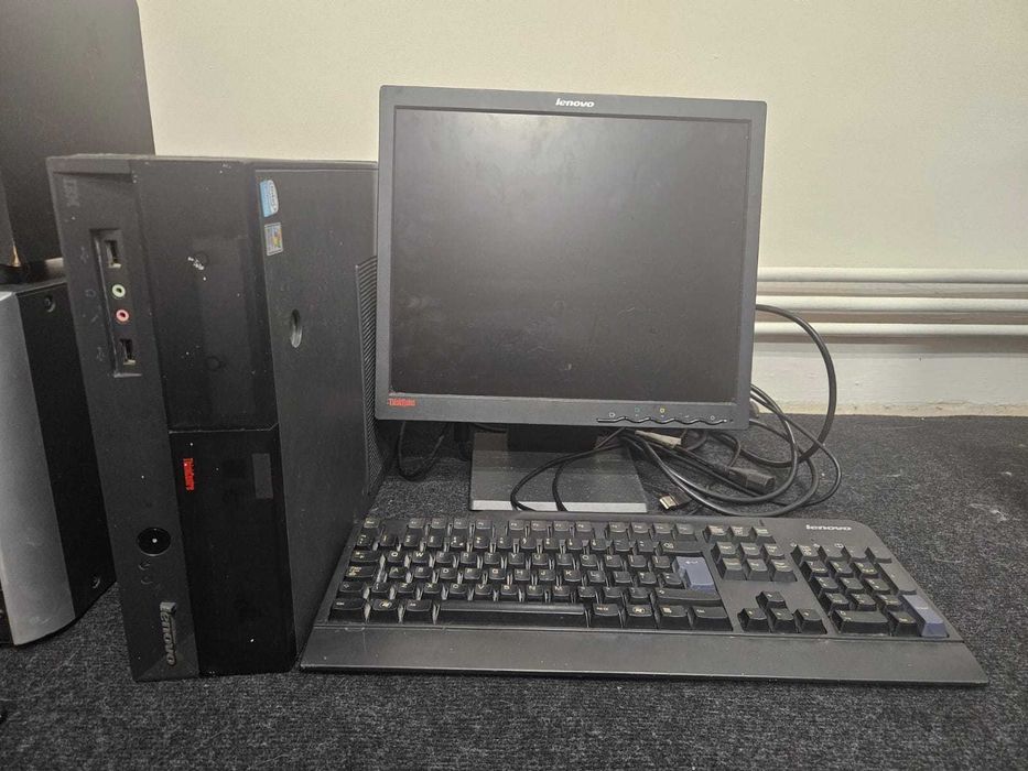Calculator Desktop Lenovo ThinkCentre + Monitor Lenovo + Tastatură + Mouse – Pachet Complet