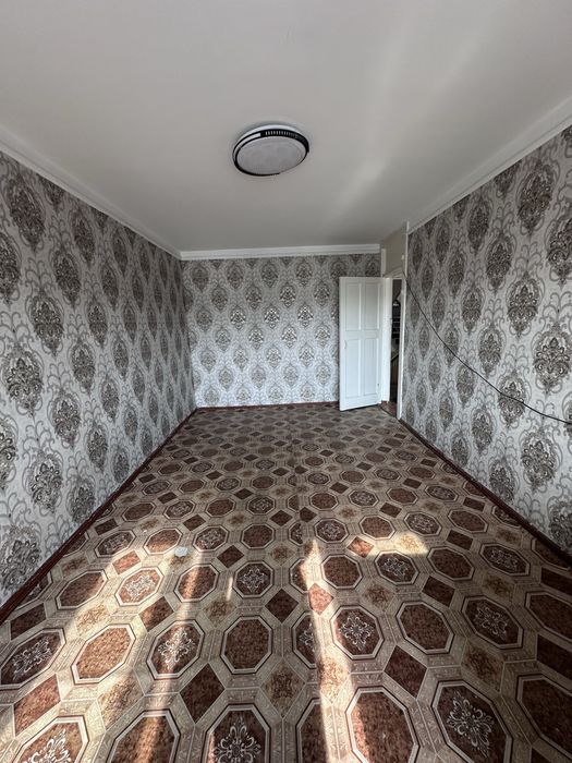 Академик лицей якинида 4/3 этаж 1 хона уй ижарага берилади