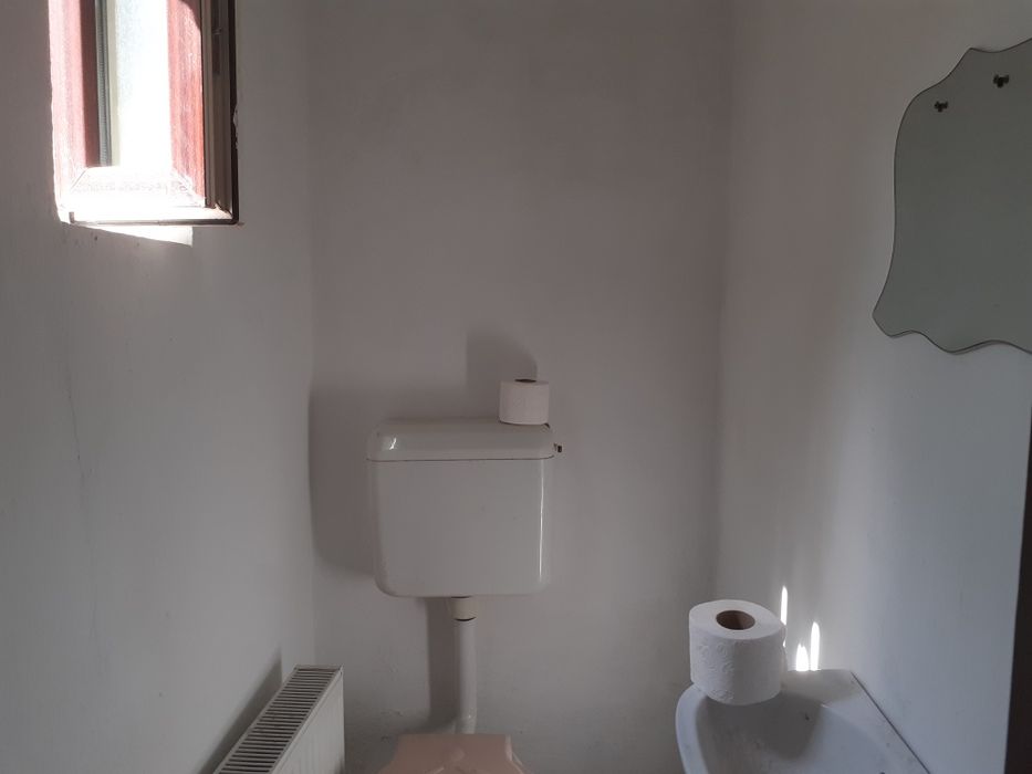 Ap.3 camere, cu grădină, două intrări, două băi