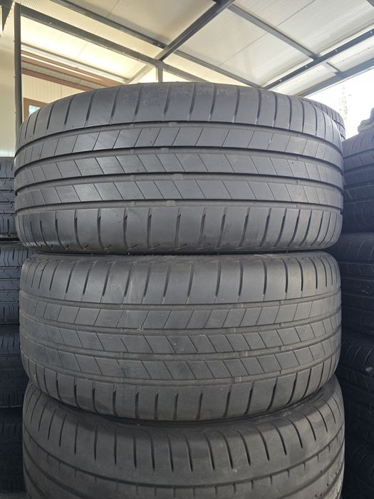 2 Броя 225/40/18 Bridgestone 6,2mm