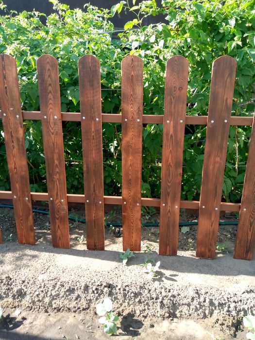 Штакетник новый.