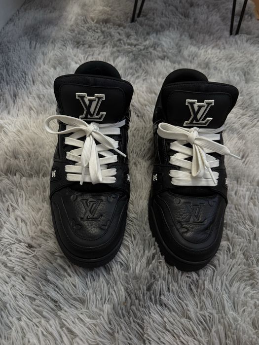 Adidasi Louis Vuitton