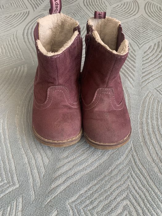 Продам детскую обувь