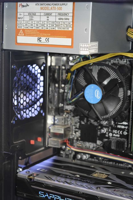 Четириядрен компютър  8 гб Видео карта и 10 Гб рам памет I5 4460 RX 480 8 GB Ram 10 GB DDR3