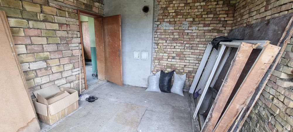 1785-Продава се триетажна тухлена на плоча къща в Гецово!