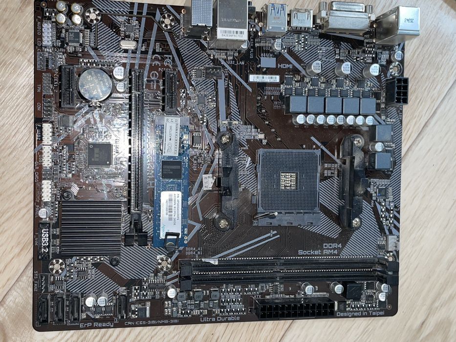 Ryzen 3 3200G, Gigabyte A520M H