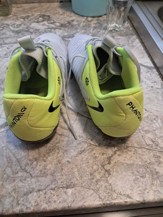 Детски бутонки найк