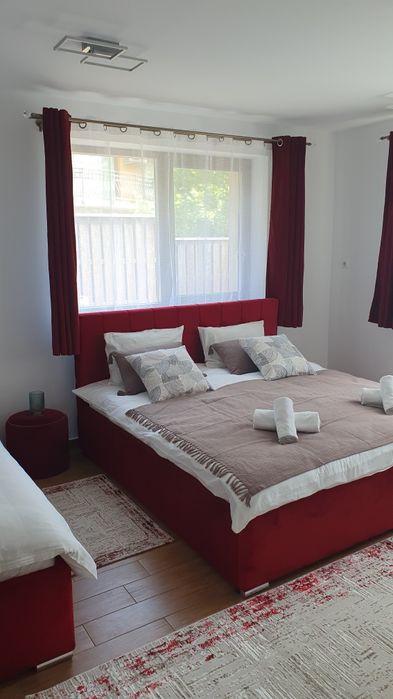 Inchiriez apartament in regim holelier