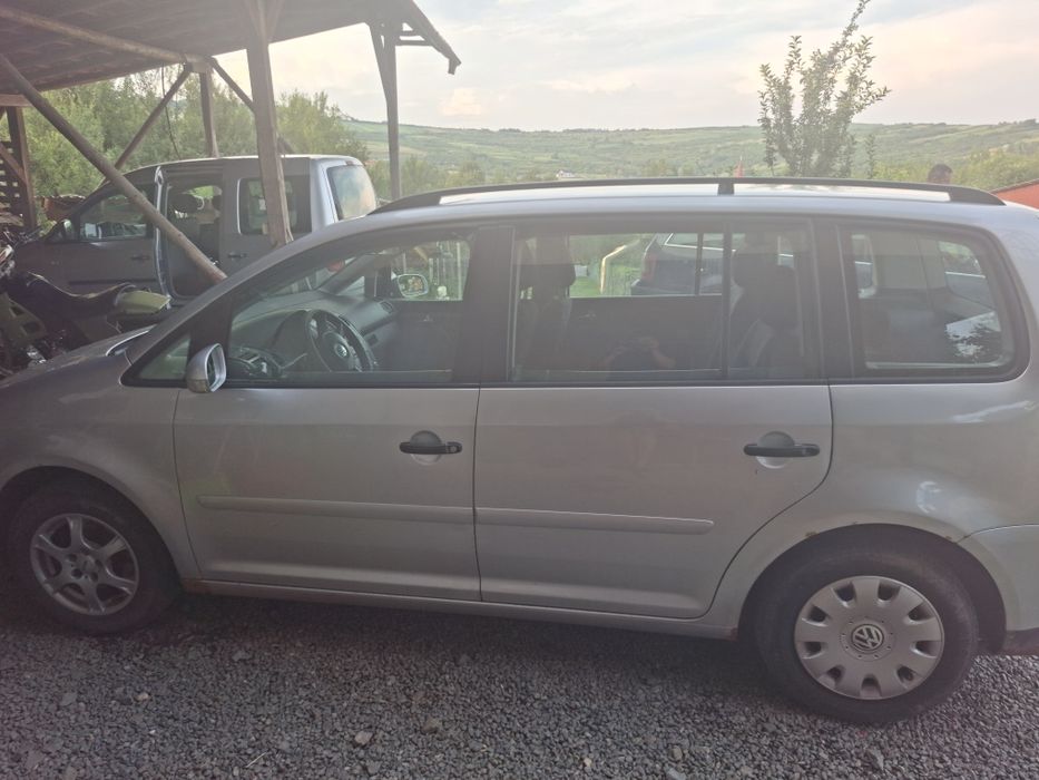 VOLKSWAGEN Touran 2006 — imagine 3