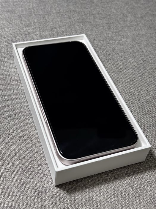 iPhone 13 Pink 128 gb