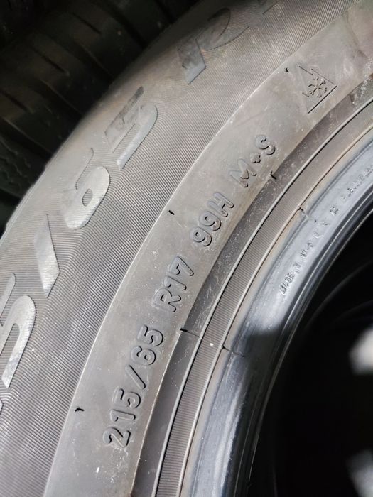 4  бр зимни 215/65/17 Pirelli 24г