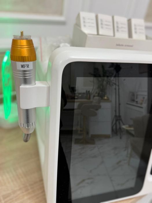 Aparat de microneedling RF Fracționată