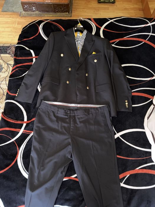 Vand costum elegant barbati