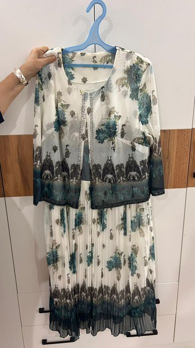 Продам б/у платья