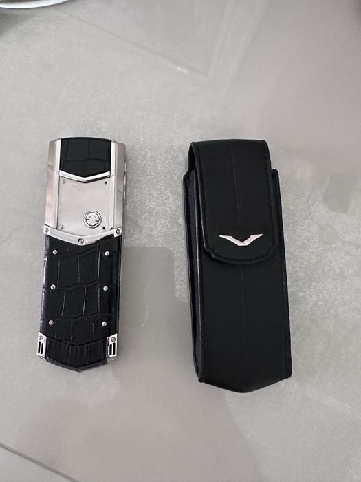 Продам Vertu Signature