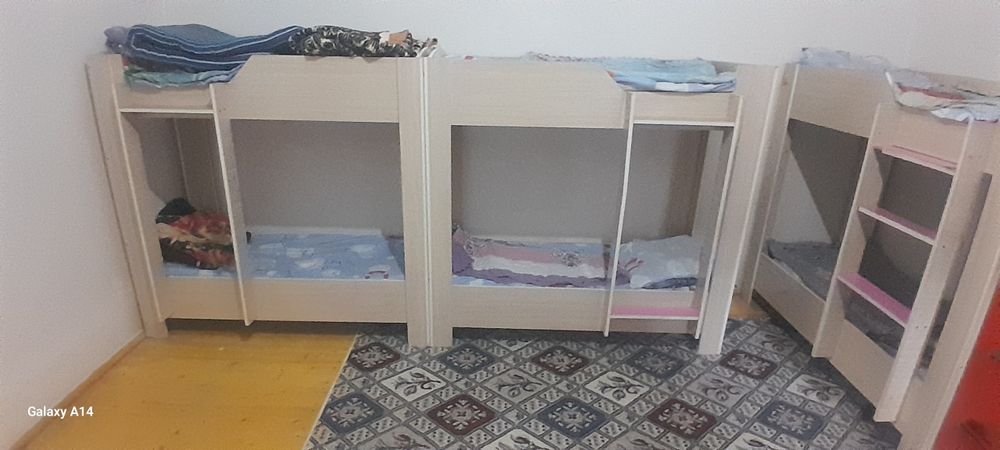 Bokcha uchun divanlar sotiladi xolati yaxshi