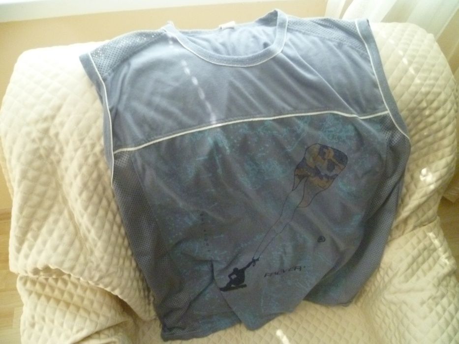 Шушлеково яке зимно продавам с две вълнени блузи и палто чисто и яке я