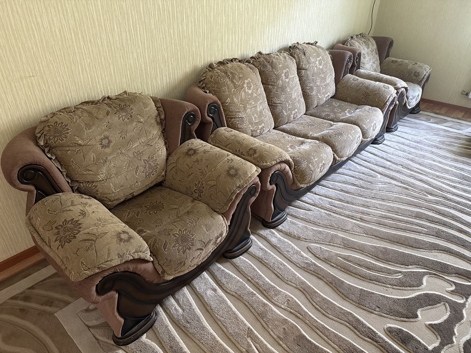 Белоруский диван, кресло и ковёр
