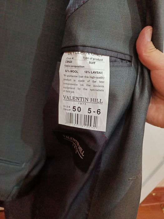 Продам мужские костюмы