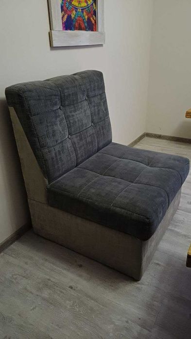 Продам уголок в хорошем состоянии