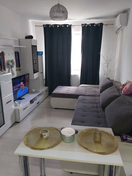 Inchiriez apartament 3 camere in Deva