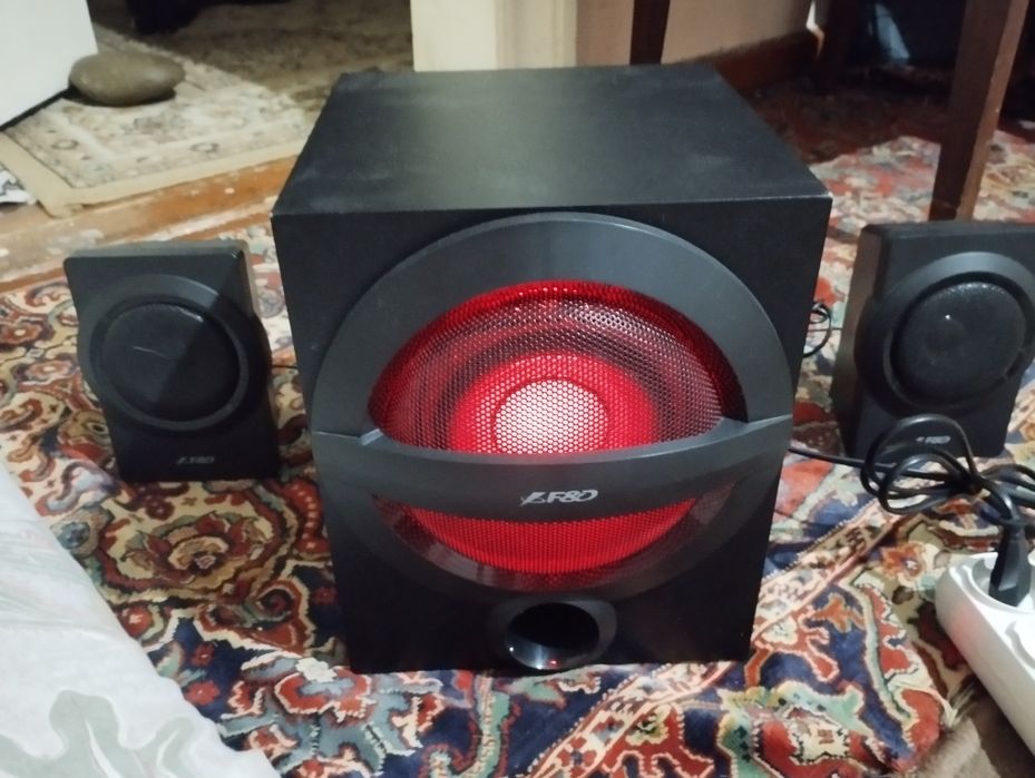 Продается сабвуфер F&D A140X