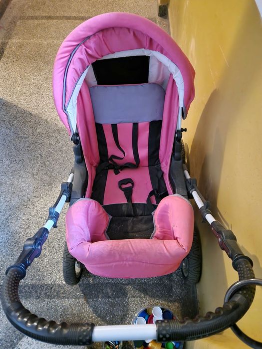 Лека използвана бебешка количка в отлично състояние