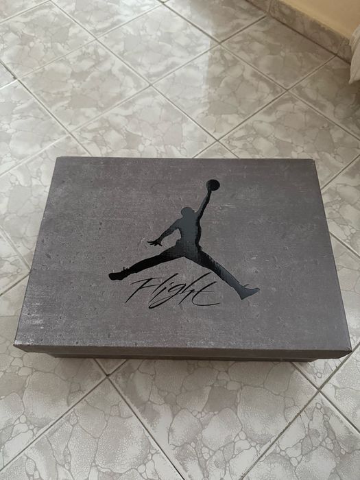 Air Jordan 4 retro Cave stone & black moon ( НЕУПОТРЕБЯВАНИ )