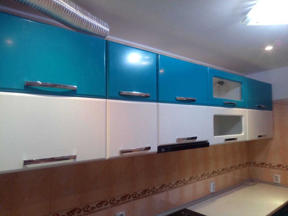 Bucătărie și living complete, aproape noi