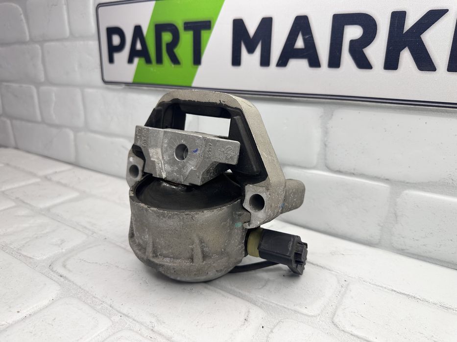 Тампон двигател ляв AUDI A6 A7 4G 3.0TFSI