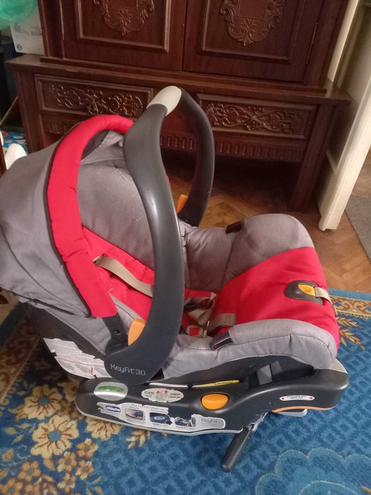 vand Scaun auto bebelusi si copii, marca Chicco - model Key Fit 30