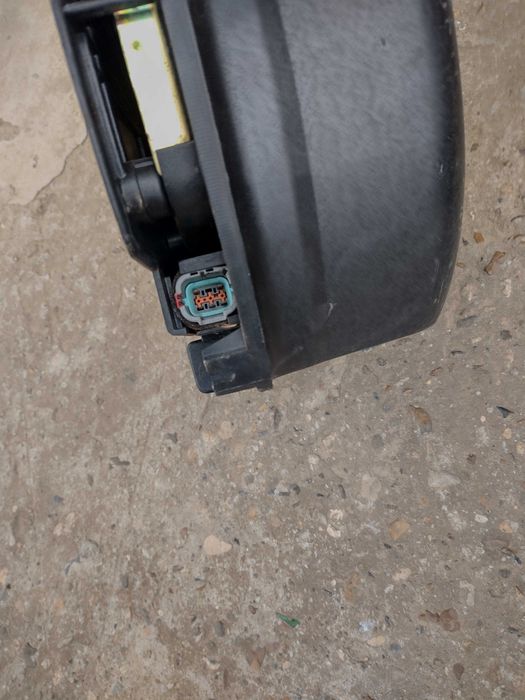 Субуфер от Мазда 6