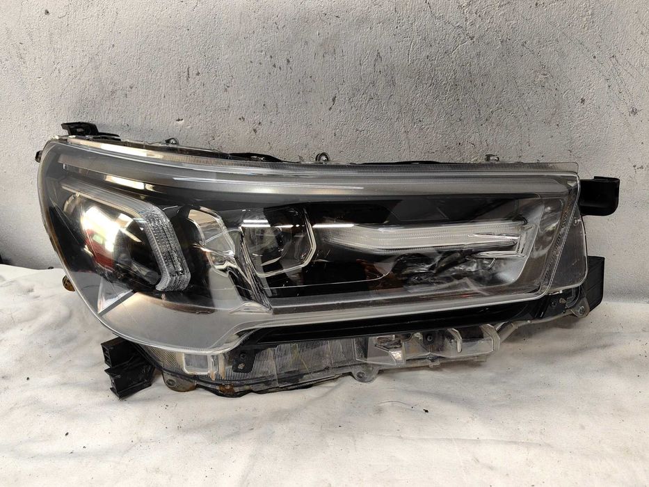 Оригинален фар Тойота  Toyota Hilux Full Led